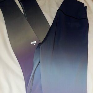 ALO Yoga Airbrush Leggings in gradient Blue and Purple